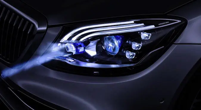 digital-light-mercedes-phares