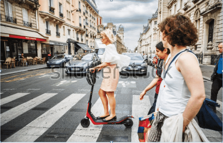 Des trottinettes électriques en libre-service lancées à Paris