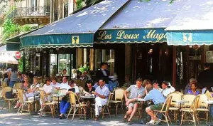 la terrasse de café, un lieu emblématique des bistrots parisiens