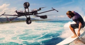 surf et survol de drones en vacances, des images saisissantes