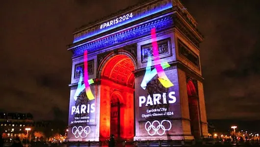 arc de triomphe tricolore