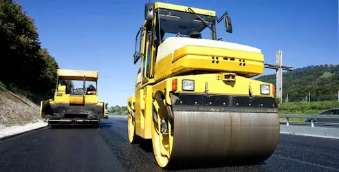 L'entretien des routes améliore leur sécurité.
