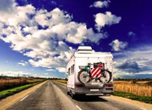 Camping-car vu de dos