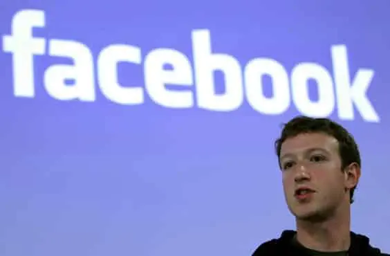 Facebook et Twitter face au Congres americain