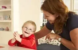Aidant Avec Un Enfant Handicape