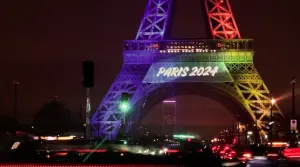 Promotion des futurs JO sur la Tour Eiffel