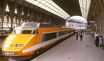 Train En Gare Avant Le De Part