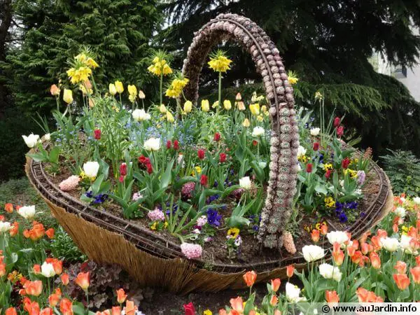 un panier fleuri, symbole du concours