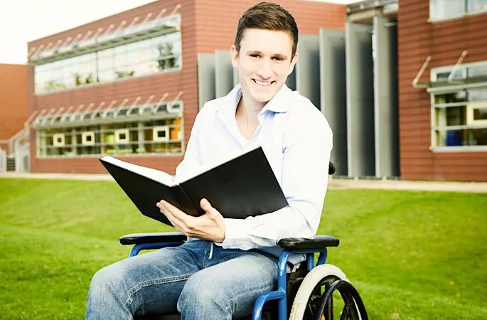Encore trop peu d'étudiants handicapés peuvent aller se former à l'étranger