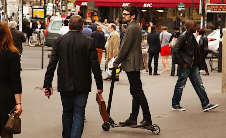 La nouvelle mode des trottinettes électriques cause une gêne réelle aux personnes handicapées.