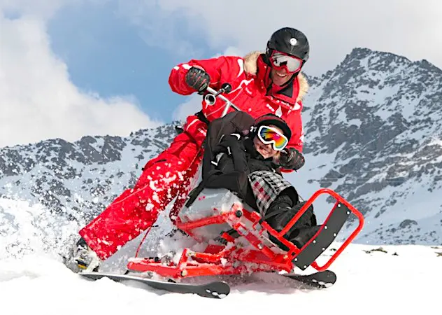 Différents équipements permettent de skier quand on est handicapé.