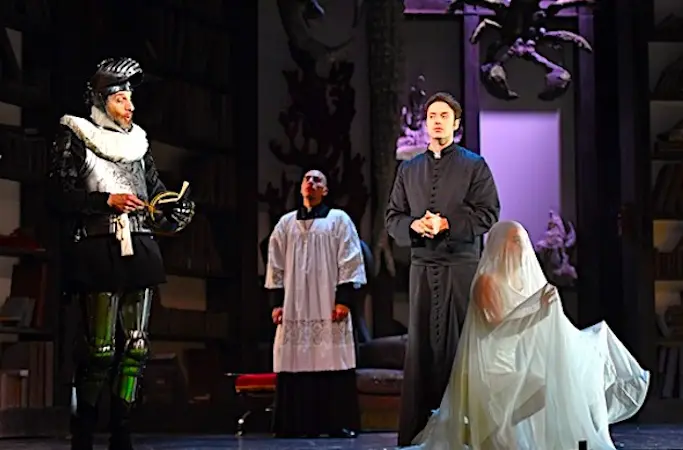 Le chansigne permet aux personnes sourdes d'aller au théâtre et à l'opéra.