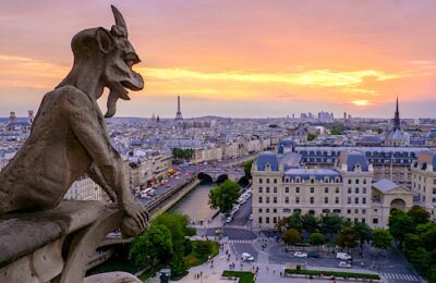 L'impossibilité de visiter Notre-Dame pose problème à l'industrie du tourisme.