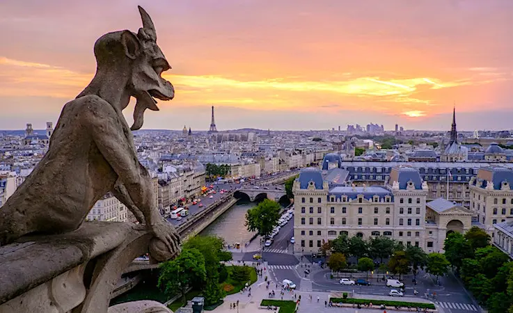 L'impossibilité de visiter Notre-Dame pose problème à l'industrie du tourisme.