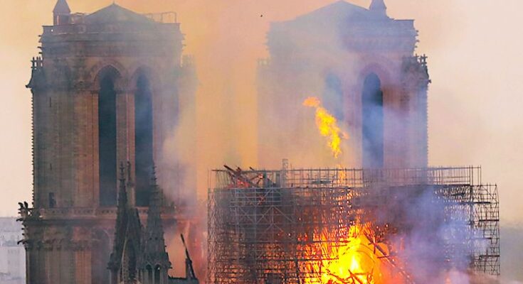 Un terrible incendie a ravagé une grande partie de Notre-Dame, à Paris.