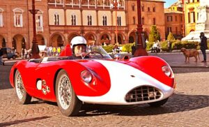 Deux agentes territoriales de la région Normandie au départ du Rallye Aïcha des Gazelles