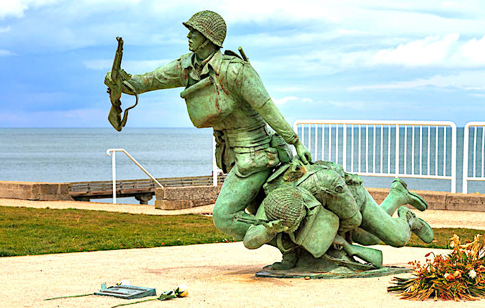 La célébration du Débarquement de Normandie reste un événement touristique majeur.