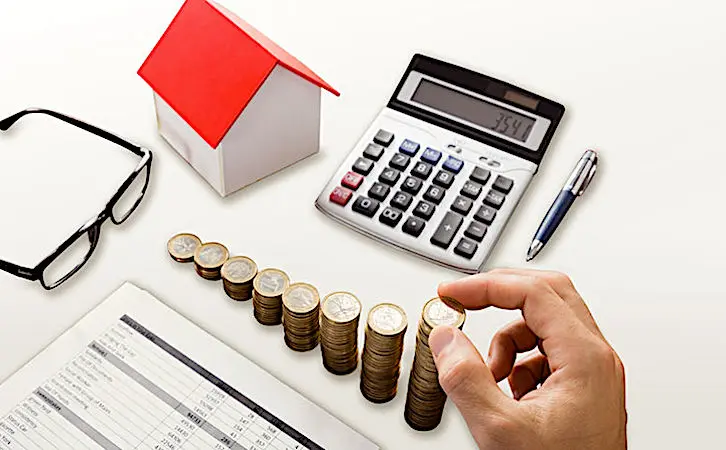 rechercher des opportunités d'emploi qui leur permettront de gagner suffisamment d'argent pour couvrir ces coûts sans stress excessif.