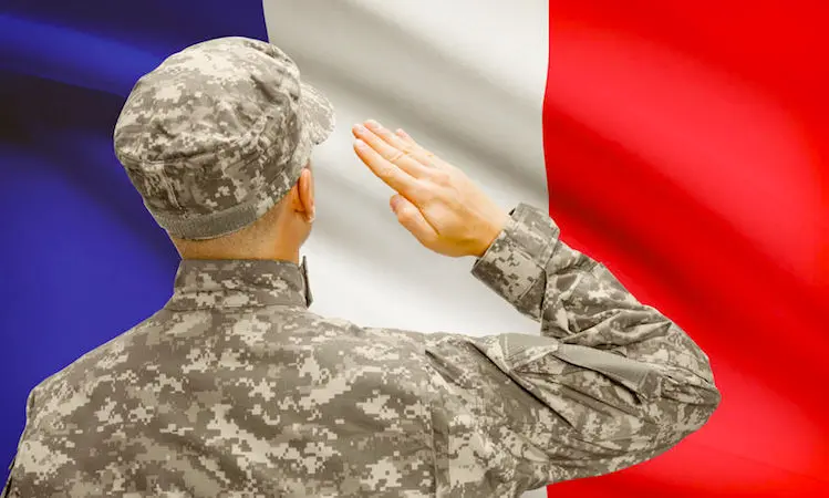 Le Service National Universel applique des règles militaires.