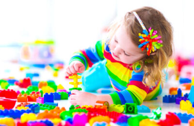 Un Plan pour aider les petits enfants est en prépararation.