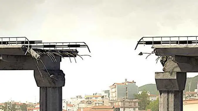 Cropped De Tre S Nombreux Ponts Pre Sentent De Se Rieux Risques Pour La Se Curite Sur Le Territoire