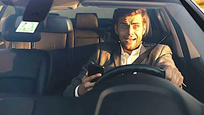 Cropped Sanctionner Le Portable Utilise Au Volant Serait Approuve Par Un Majorite De Franc Ais