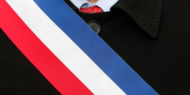 écharpe tricolore d'un maire