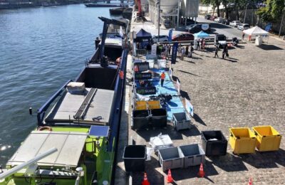 une déchetterie fluviale éphémère à Paris