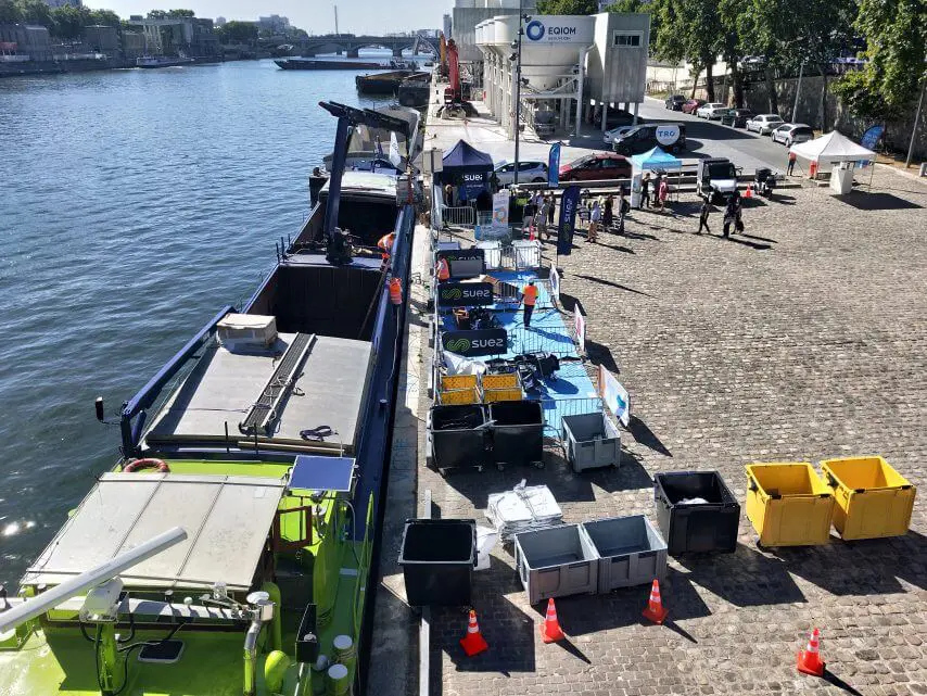 une déchetterie fluviale éphémère à Paris