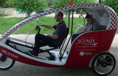 un vélo taxi