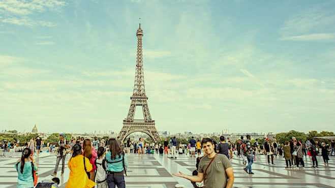 Cropped Le Bilan Touristique Tre S Positif De Cet E Te Permet A La France De Rester En Premie Re Position Mondiale