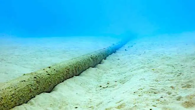 Cropped Le Ca Ble Sous Marin Est La Nouvelle Arme Cache E Des Gafa