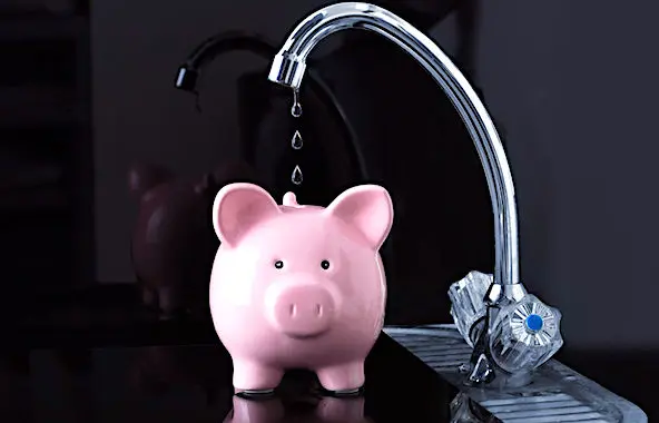 A Lyon, l'association CANOL accuse la Métrople d'avoir fait une facture d'eau surévaluée.