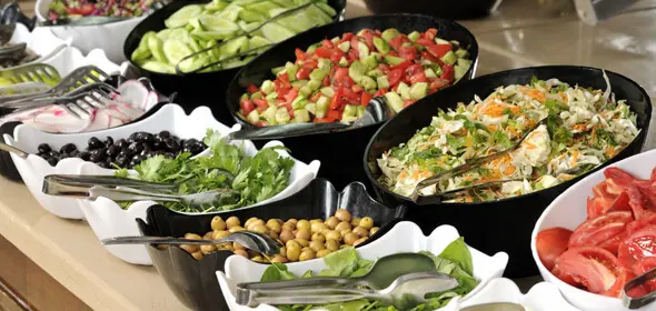 les plats d'une cantine