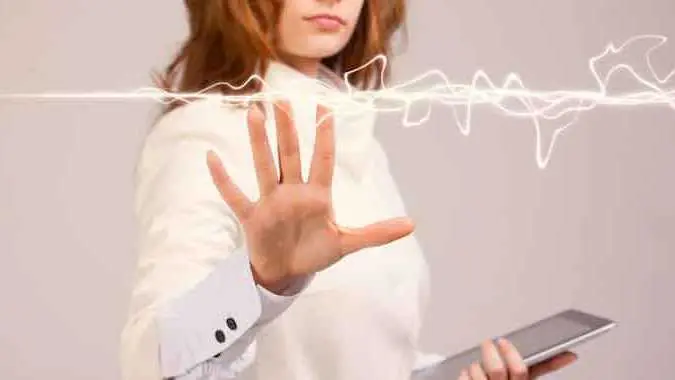 Cropped Des Dangers De La 5g Sur La Sante Sont Craints Par Certains