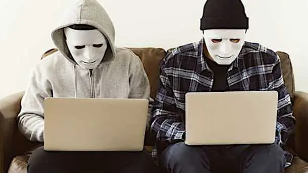 Cropped Souvent La Fraude Sociale Est Une De Linquance Qui Fonctionne Par Re Seaux