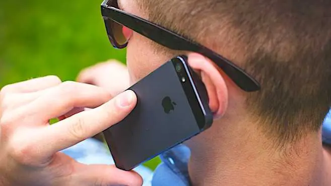 Cropped Les Dangers De Certains Portables Existent A Cause Des Ondes E Mises