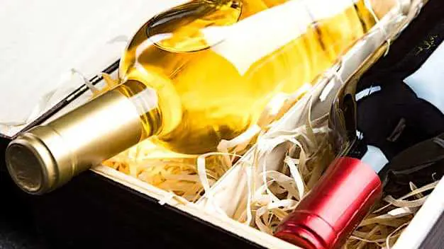 Cropped Offrir Du Vin Au Pre Sident Ame Ricain Est Geste Dapaisement