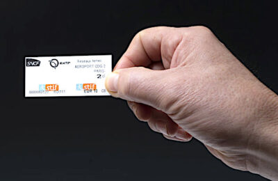 Le carnet de dix tickets de métro en carton devrait peu à peu se raréfier.