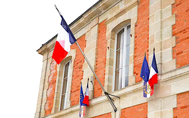 Une suppression future des communes pourrait être envisagée.