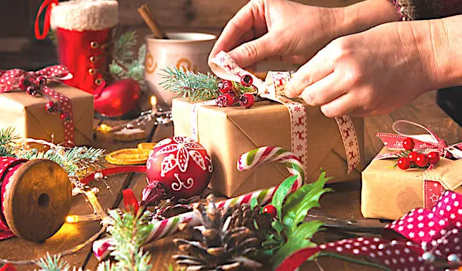 La revente des cadeaux de Noël sur Internet devient une pratique courante.