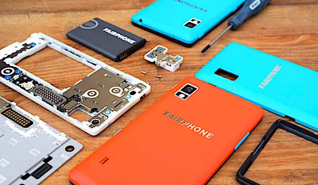 Le Fairphone 3 est un smartphone atypique, facile à démonter et donc à réparer.
