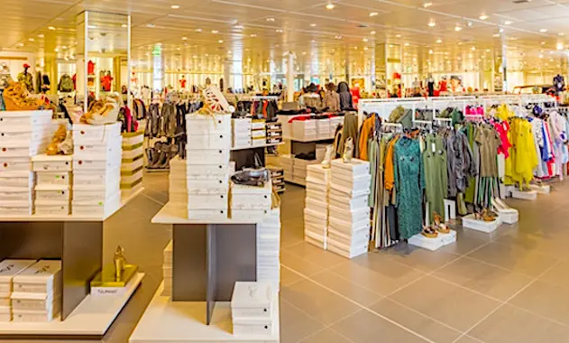 L'inquiétude chez les commerçants grandit face à une grève durable pendant le mois de décembre.