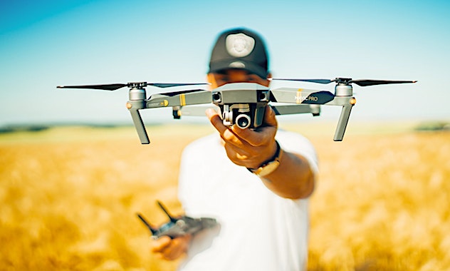 Une nouvelle réglementation des drones est appliquée aux appareils pesant plus de 800 grammes.