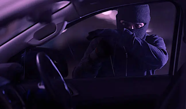 Des radars cachés dans des voitures banalisées sont le nouveau système utilisé pour contrôer la vitesse sur les routes.