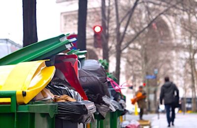 La saleté à Paris reste un point noir, que la Ville a du mal à faire disparaître.