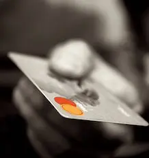 Le paiement avec de l'argent liquide commence à régresser en France.