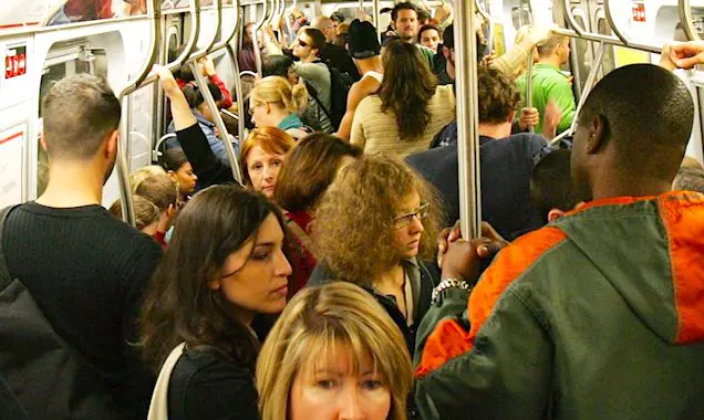 Le port du masque dans les transports en commun pourrait s'imposer.