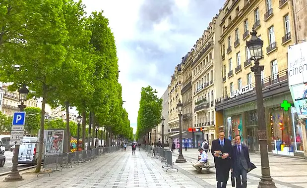 De nombreux Français souhaitent une amélioration de l'aménagement des Champs-Elysées.