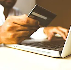 Depuis peu, une reprise économique apparaît en France, confirmée par plusieurs indicateurs positifs. 
